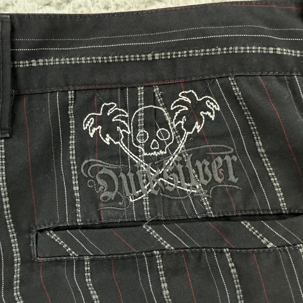 Quiksilver Shorts Mens 32 Black Striped Chino Canvas Bermuda Skull Casual Y2K